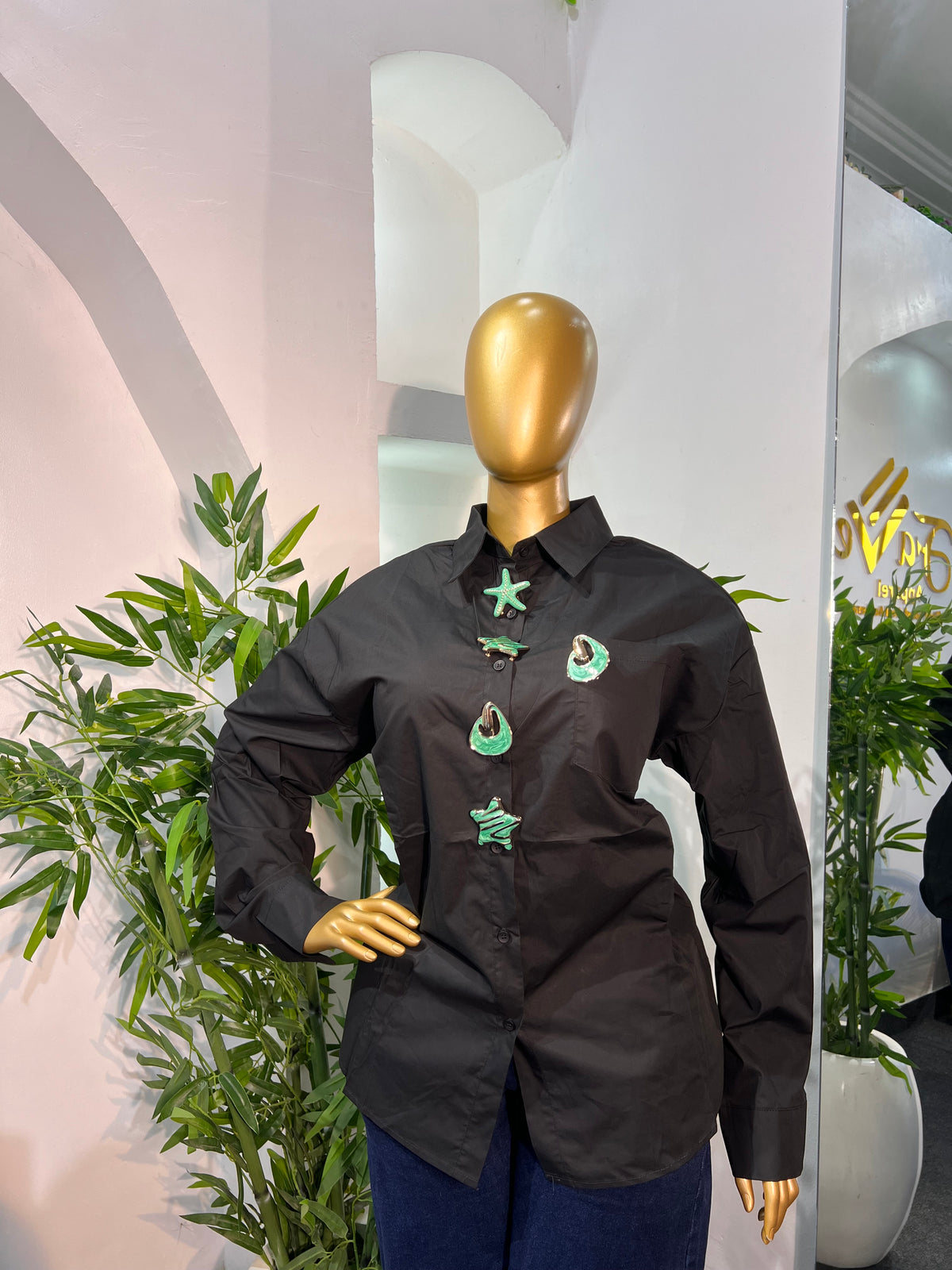 EMERALD BROOCH SHIRT