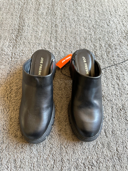 JOE FRESH WEDGE SHOE