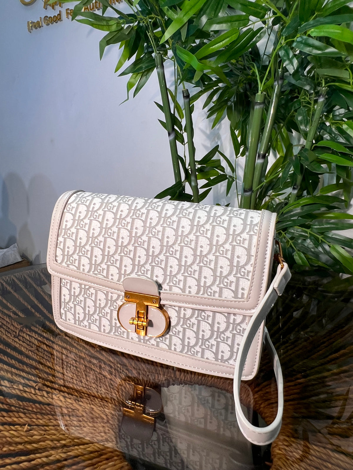 BLUSH CARRY BAG