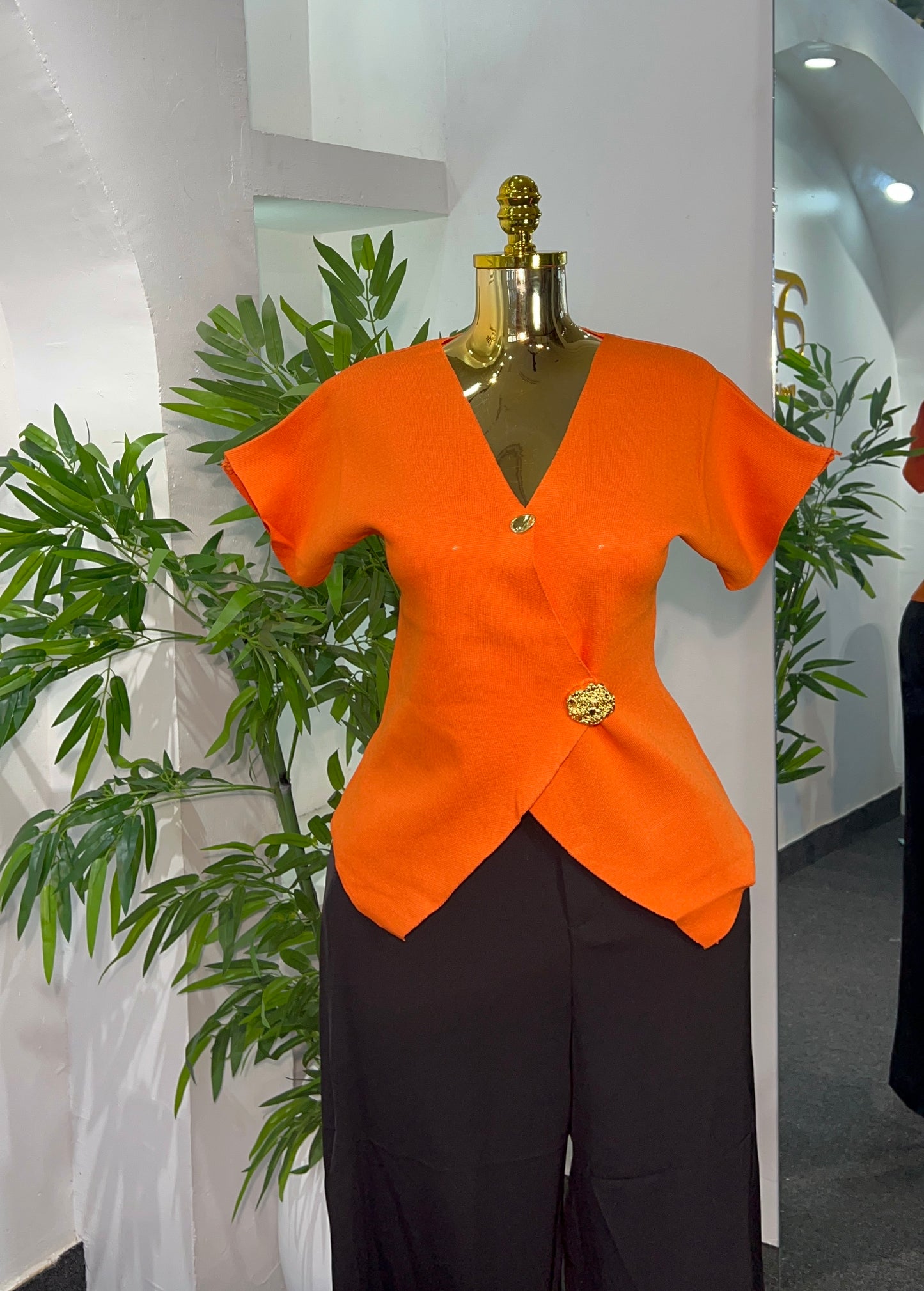 CLASSIC BROOCH TOP