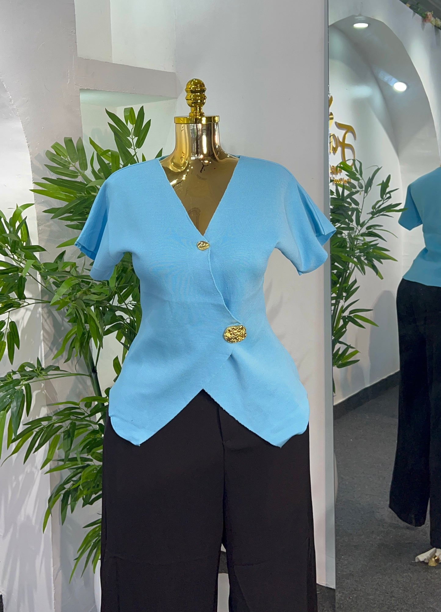 CLASSIC BROOCH TOP