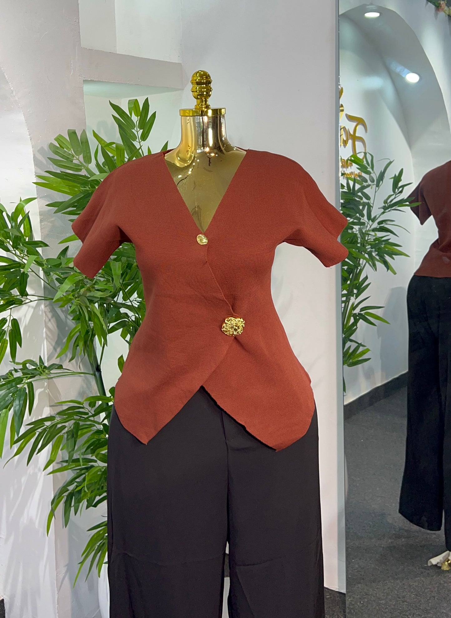 CLASSIC BROOCH TOP