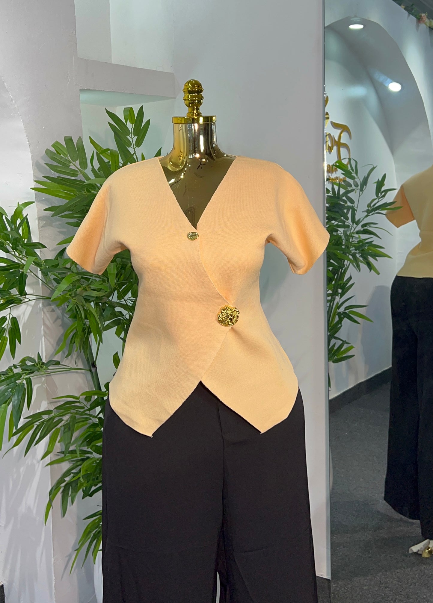 CLASSIC BROOCH TOP