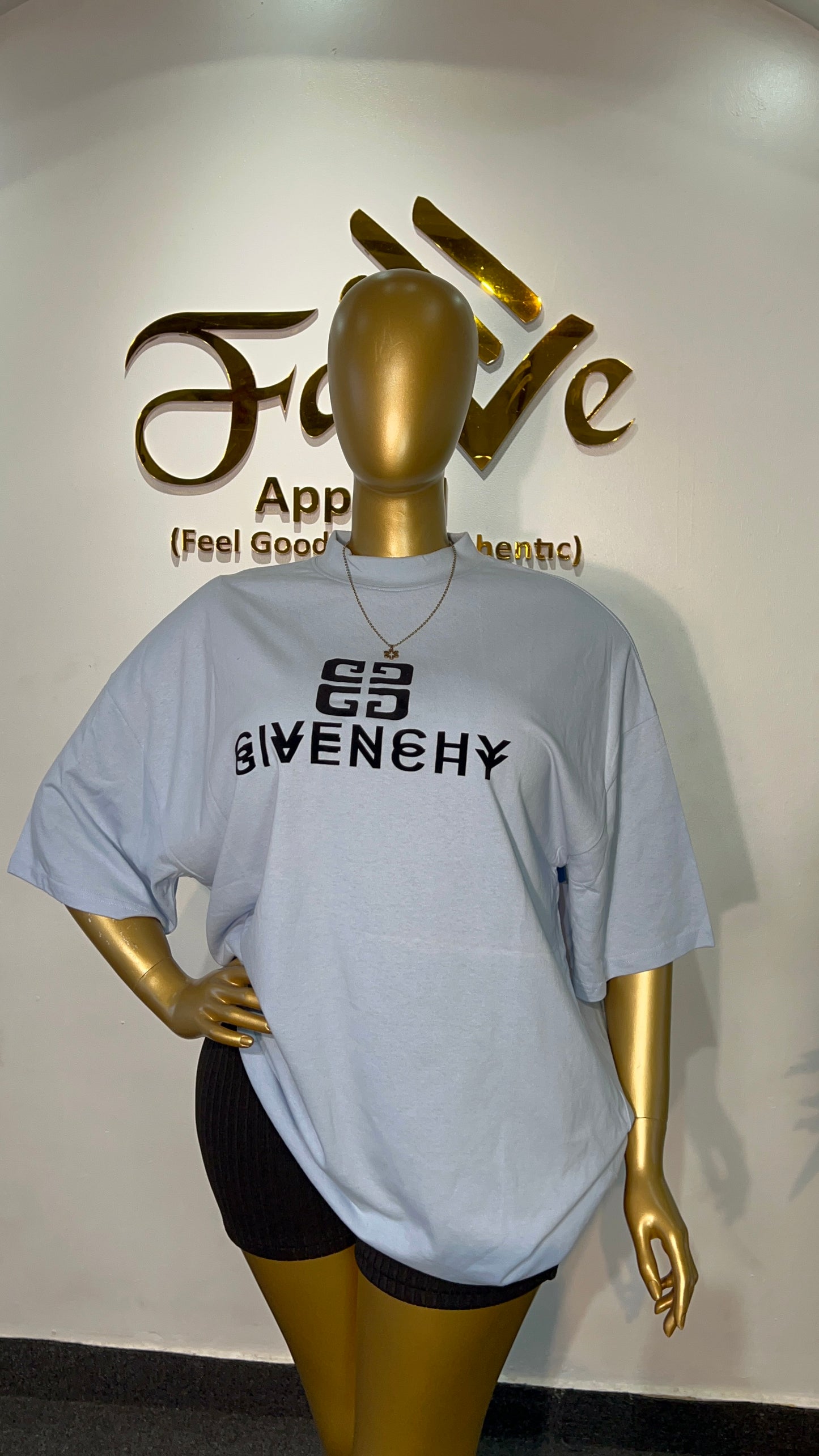 GIVENCHY PREMUIM T SHIRT