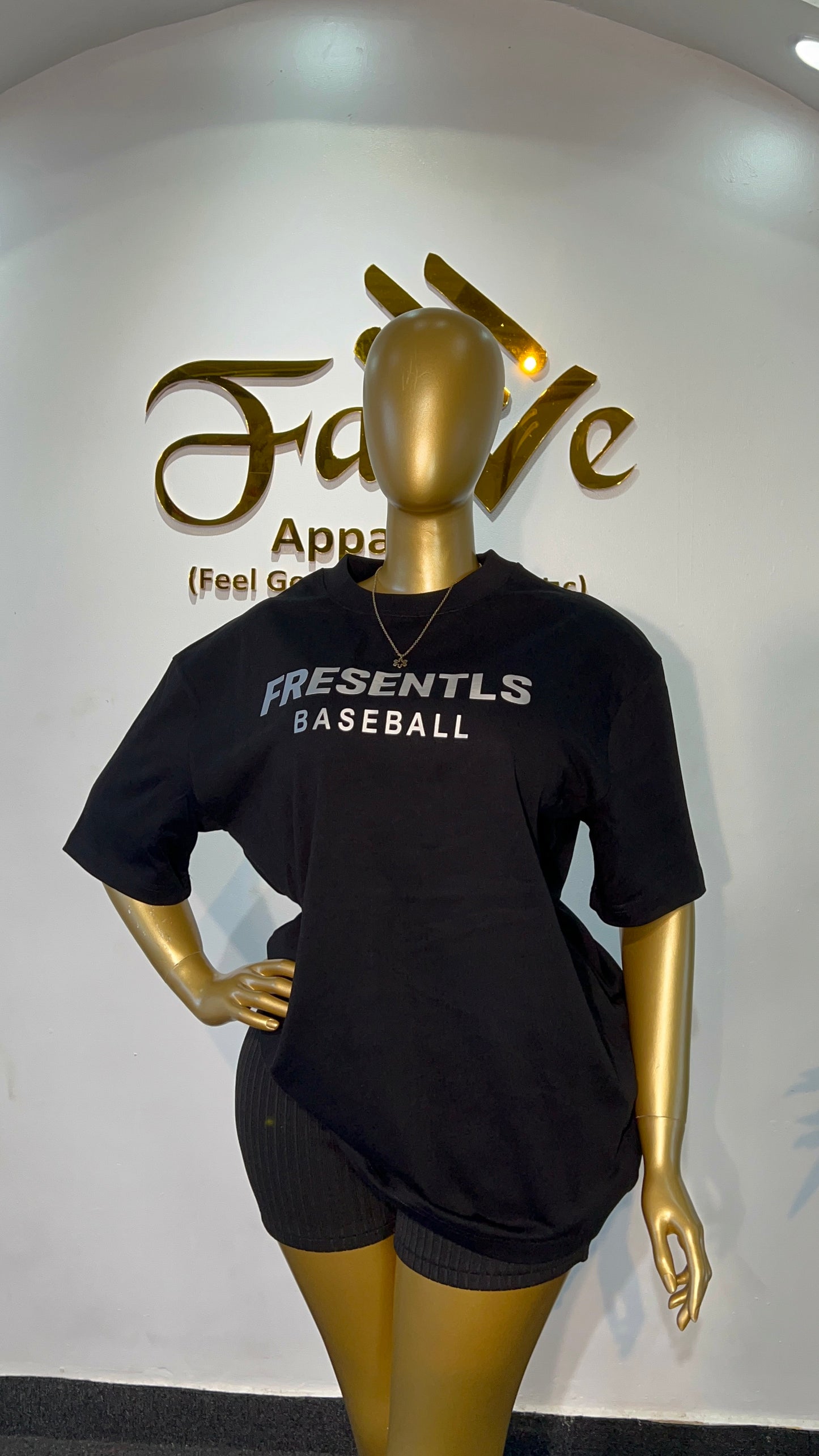 FRESENTLS PREMIUM T SHIRT