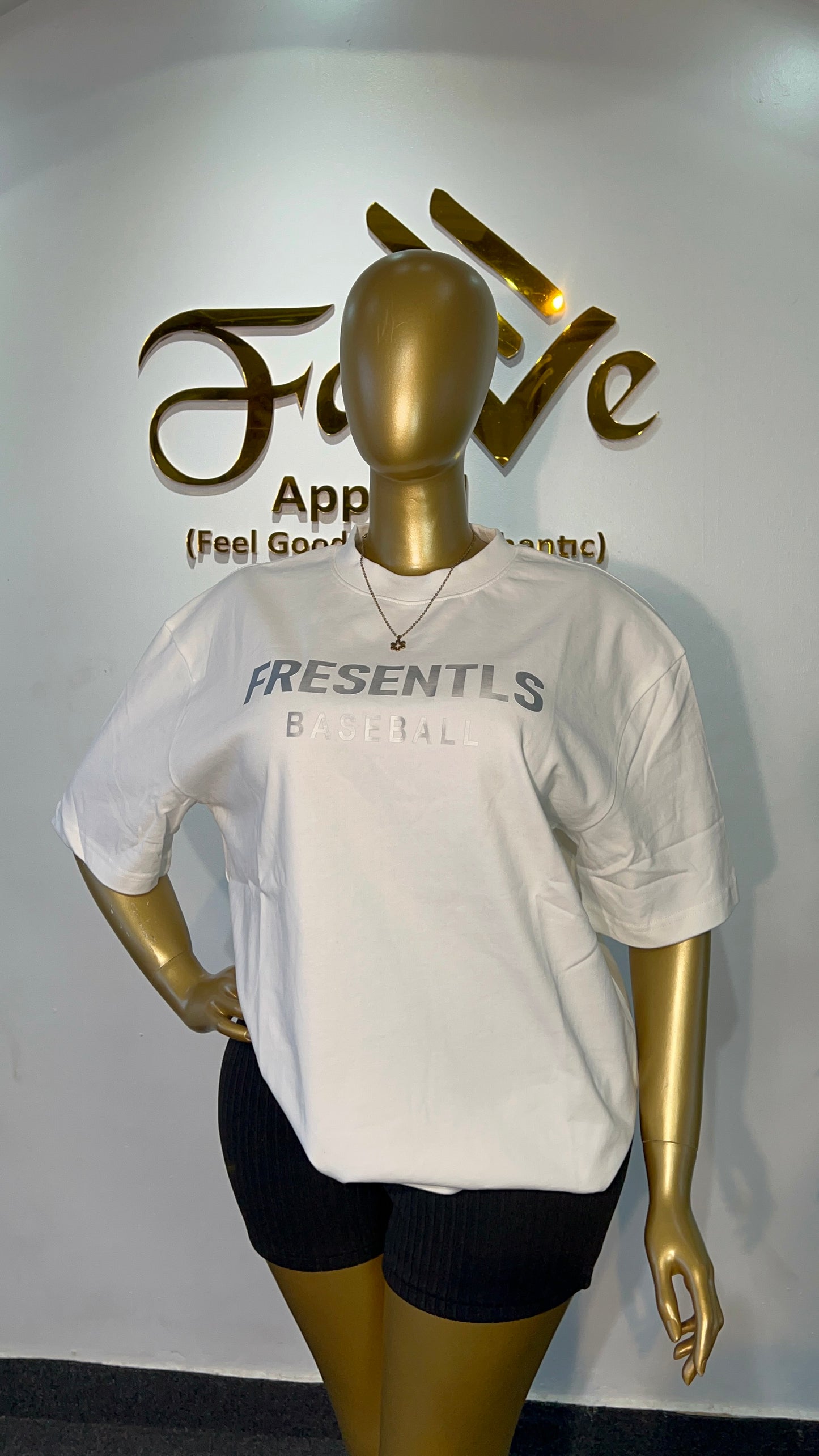 FRESENTLS PREMIUM T SHIRT