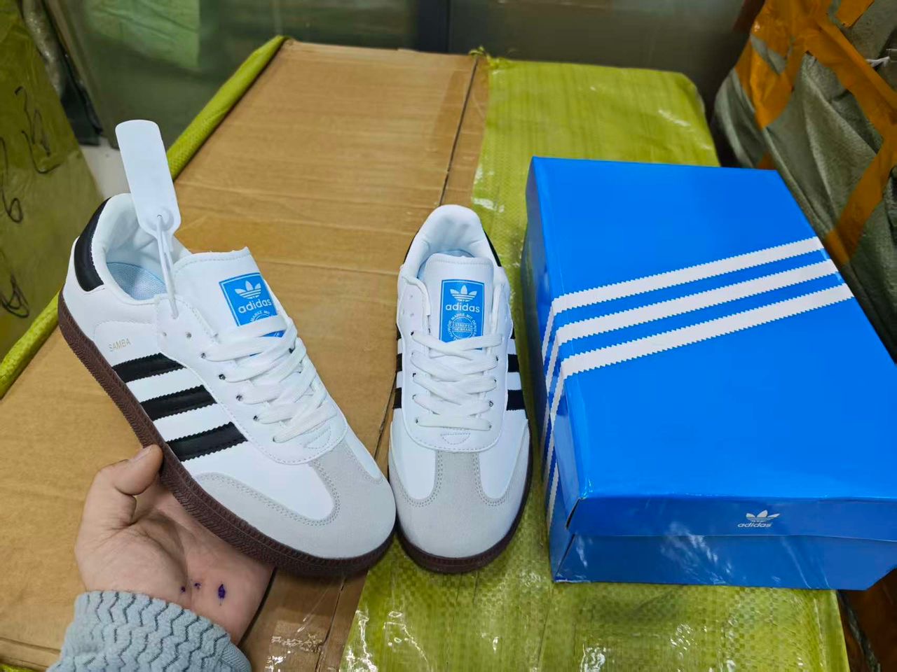 ADIDAS SNEAKERS 3221