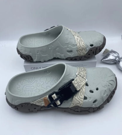 ATLAS CROSS CROCS